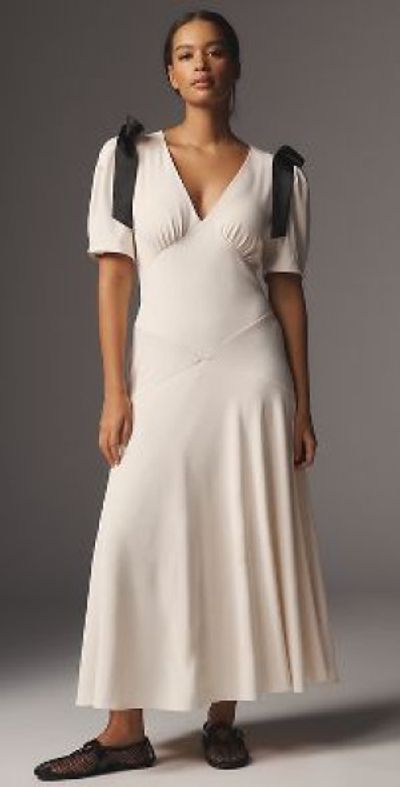 ASTR The Label - Celia Puff-Sleeve V-Neck Midi Dress