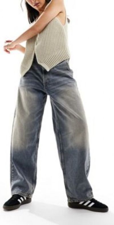 Bershka skater jeans in dark blue dirty