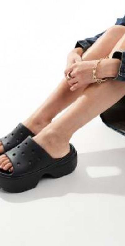 Crocs Crocs Stomp stacked slides in black