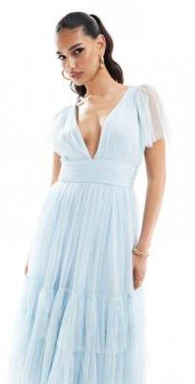 Lace & Beads - Bridesmaid Madison V-neck tulle midi dress in sky blue Lace & Beads - Bridesmaid Madison V-neck tulle midi dress in sky blue