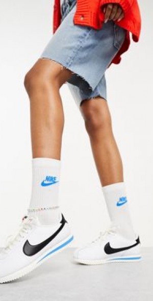 nike cortez with socks