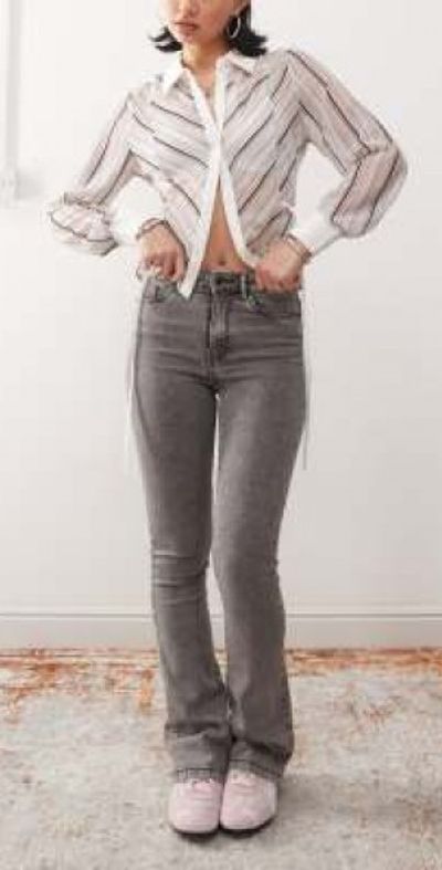 Noisy May Noisy May Sallie high waisted flare jeans in light gray