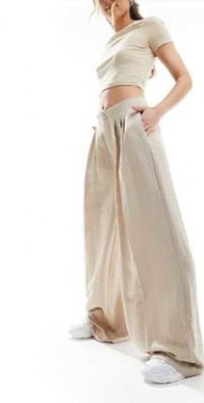Stradivarius tailored pleated wide leg pants in caramel-Brown