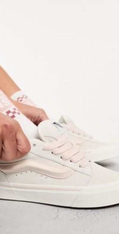Vans Knu Skool sneakers in white and pink