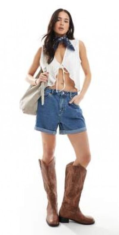Vero Moda Vero Moda loose denim shorts with cuffs in medium blue