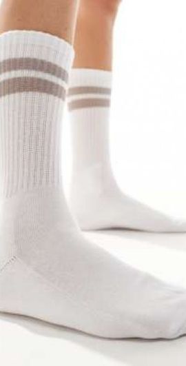Vero Moda Vero Moda sporty ribbed socks in white and brown
