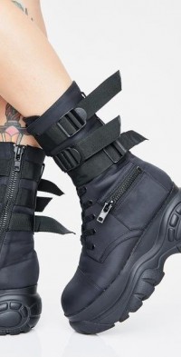 poster grl combat flight boots