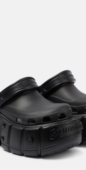 R　BALENCIAGA×CROCS HARDCROCS Women's Hardcrocs™ Mule in Black | Balenciaga US
