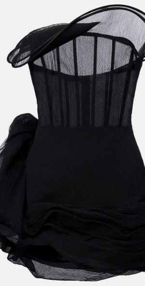 Allure's Timeless Elegance: Strapless Corset Gown with Floral AppliquÃ©