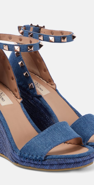Valentino Garavani - Rockstud 105 denim espadrille wedges