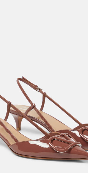 Valentino Garavani - VLogo Signature 40 patent leather pumps