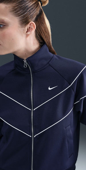 nike women's sportswear heritage windrunner jacket