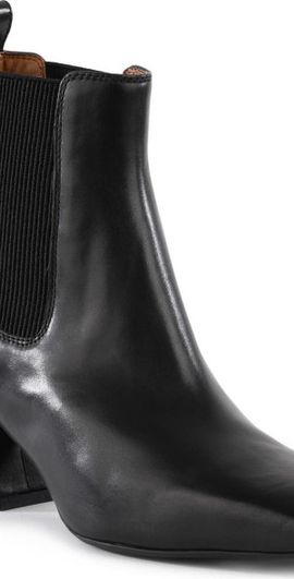 Seychelles Seychelles Josie Chelsea Boot in Black at Nordstrom, Size 7
