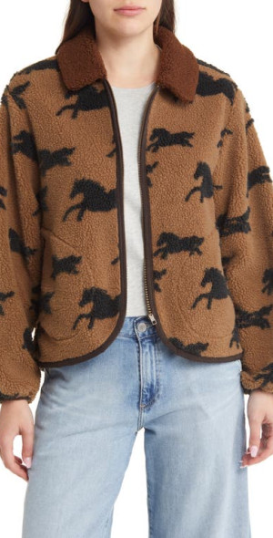 THE GREAT. - The Pasture Horse Print Fleece Jacket in Light
