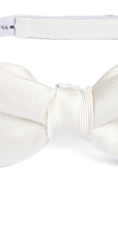 TOM FORD TOM FORD Pre-Tied Solid Mogador Bow Tie in Aw004 Ivory at Nordstrom