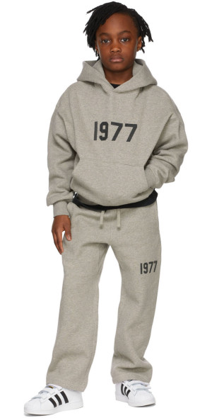 fear of god ESSENTIALS グレー パーカー 1977 Fear Of God Essentials Grey 1977 Hoodie Sweatshirt (FW22) - Size