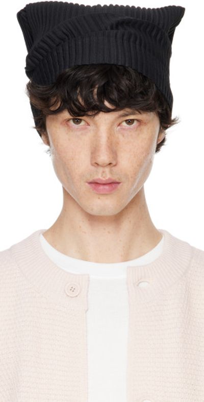 HOMME PLISSÉ ISSEY MIYAKE - Black Pleats Tube Beanie display picture 2