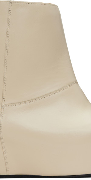 【関税込み】LAURA ANDRASCHKO ベージュ Riding アンクルブーツ Beige Riding Ankle Boots by LAURA ANDRASCHKO on Sale