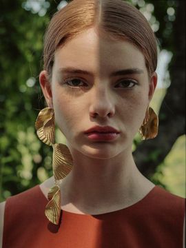 1064STUDIO 7 5 Showpiece Earring