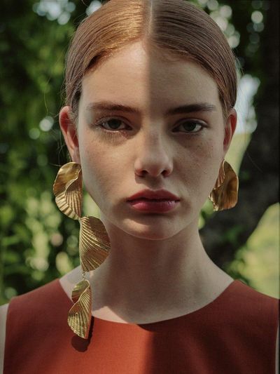 1064STUDIO 7 5 Showpiece Earring