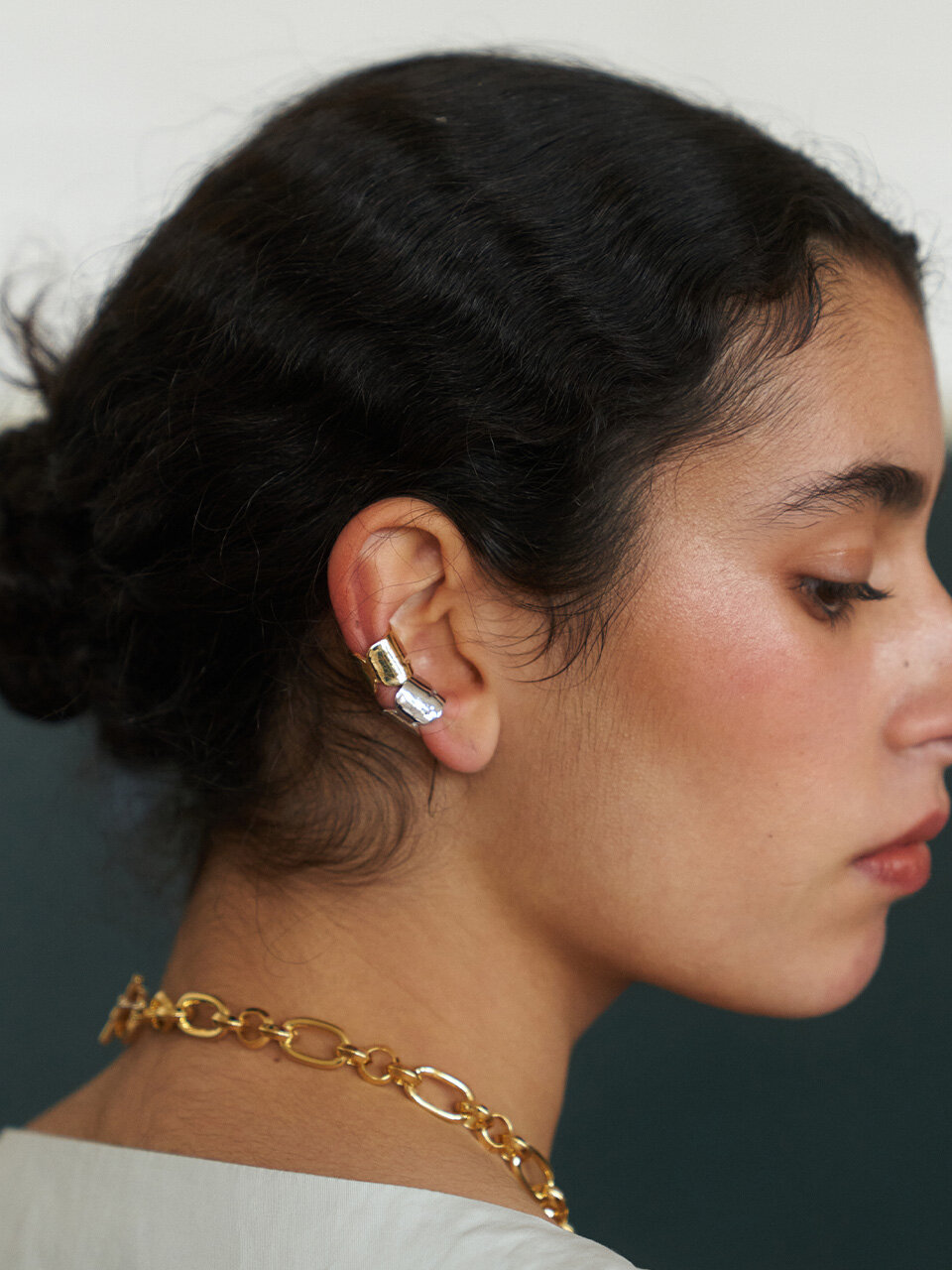 1064STUDIO Flat Bow Earcuff