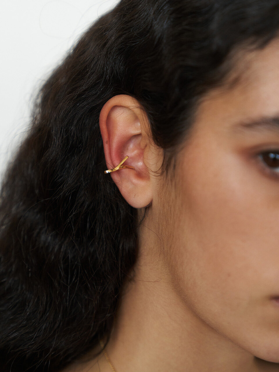 1064STUDIO Skinny Bow Earcuff