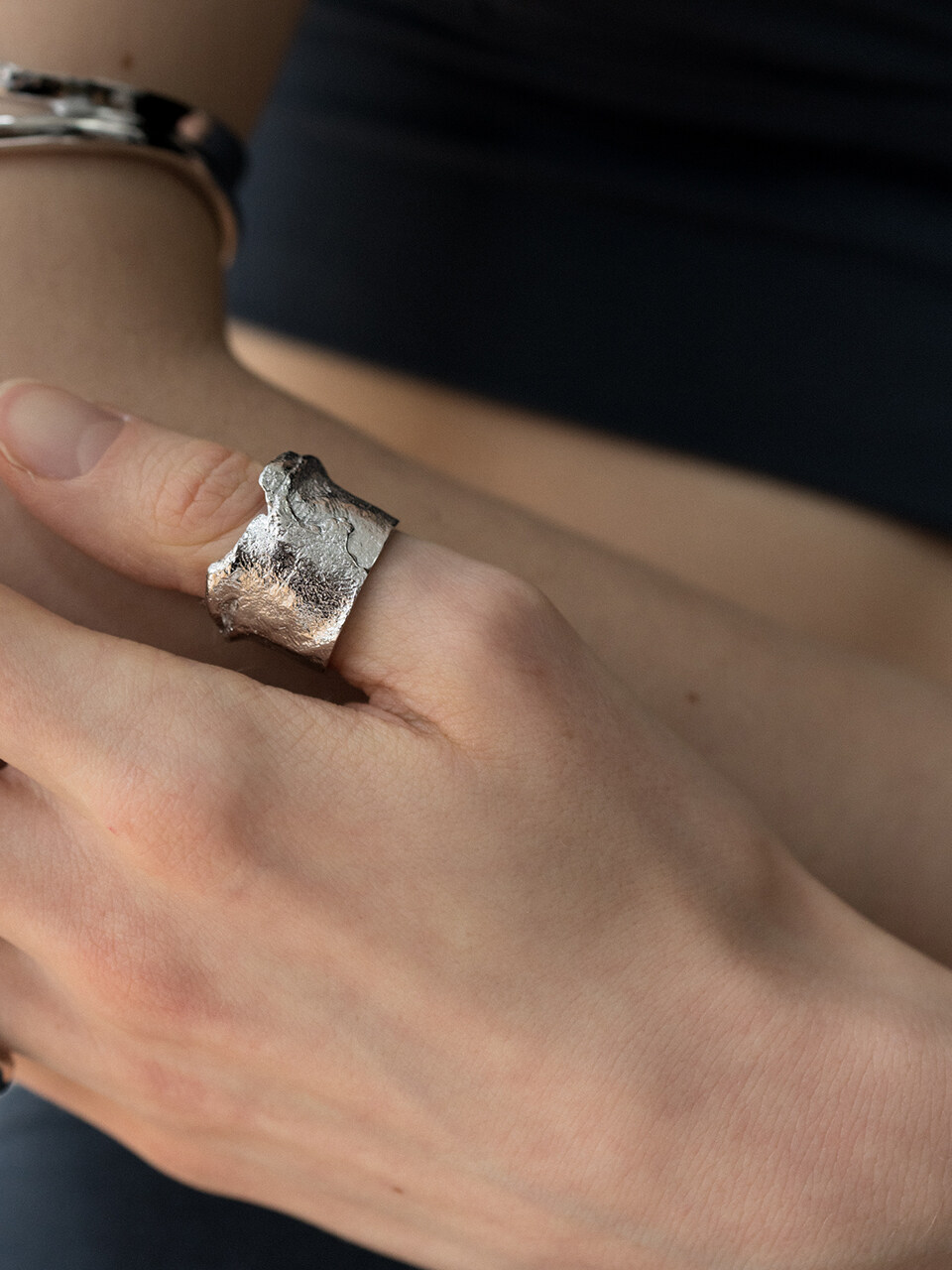 1064STUDIO The Body 25Ring