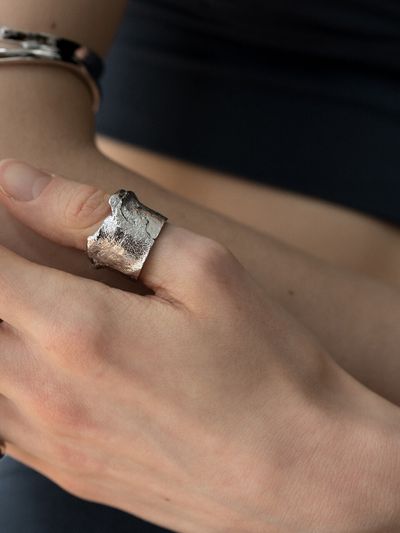 1064STUDIO The Body 25Ring