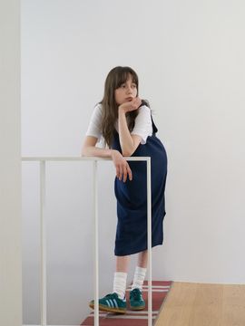 2NDSKIN bustier dress with a side slit in the hall