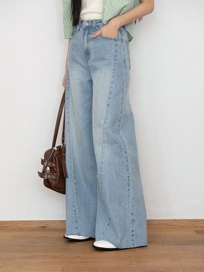 3.3 FIELDTRIP DIAGONAL CUT FLARED JEANS