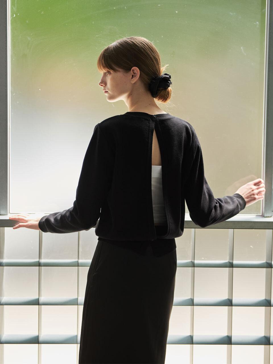 38comeoncommon Back cut-out knit (Black)