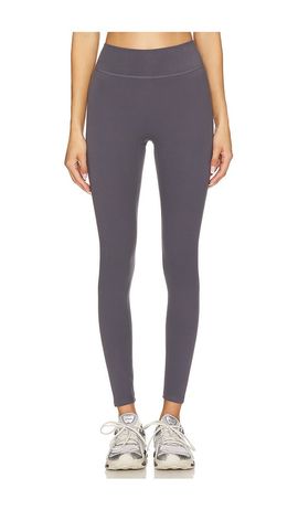 437 437 The Essentials Legging