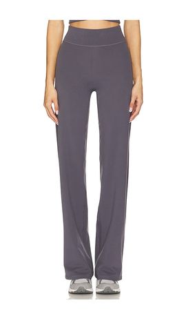 437 437 The Essentials Pant