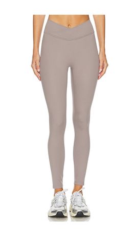 437 437 The V Legging