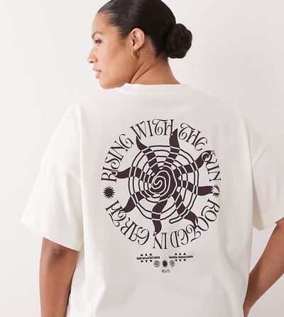 4505 4505 Curve heavyweight cotton oversized t-shirt with sun back print in vintage white