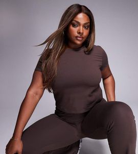 4505 4505 Curve Icon soft touch studio baby T-shirt in plum chocolate-Brown
