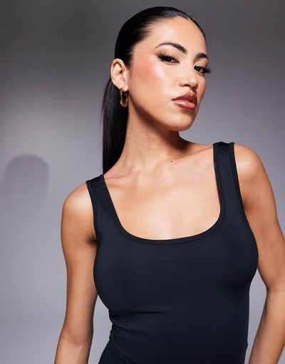 4505 4505 Icon active slightly cropped tank top in black