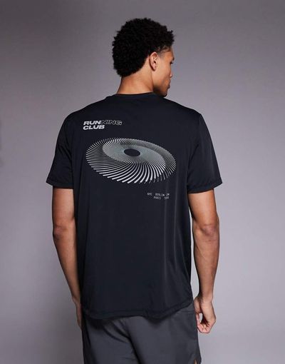 4505 4505 running quick dry back print performance mesh t-shirt in black