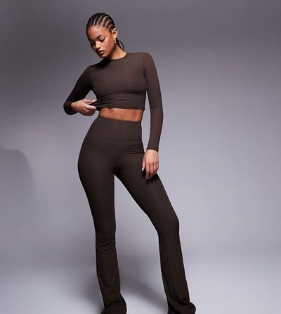 4505 4505 Tall soft touch ribbed slim kick yoga leggings in truffle-Brown