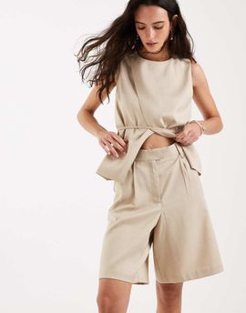 4th & Reckless 4th & Reckless tailored pleat front longline shorts in beige - part of a set-Gray
