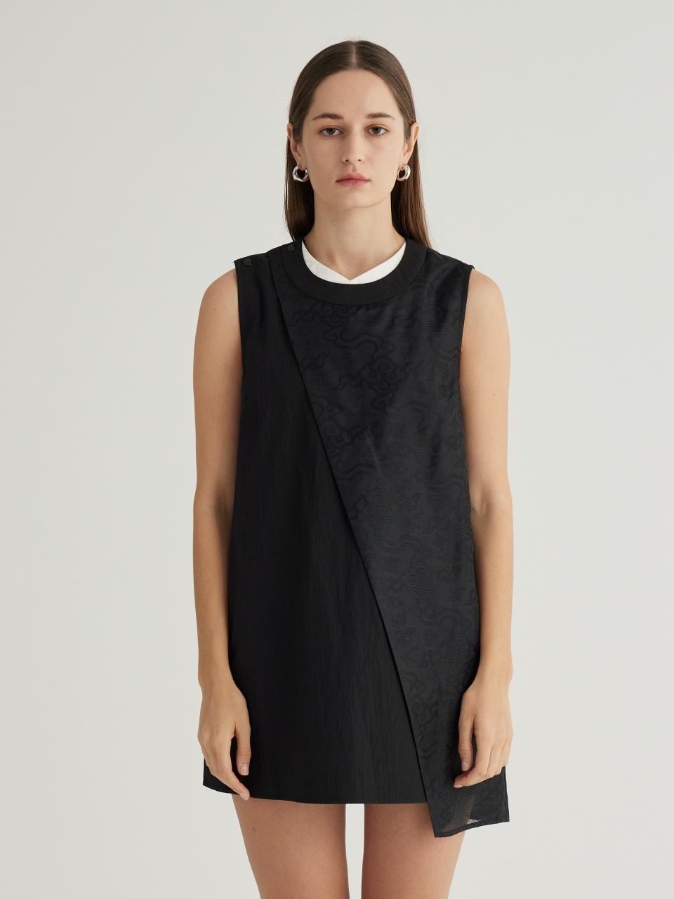 71to96 Mandarin Collar Cloud Pattern Loose Fit Mini Dress [Black]