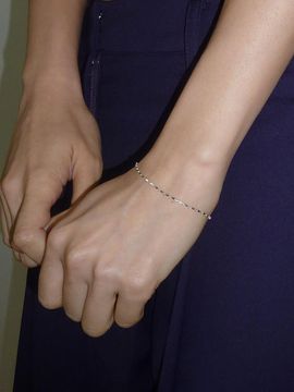 A BIT MOR 1mm Dot Layer Sterling Silver Bracelet