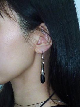 A BIT MOR HANGING ONYX DROP EARRINGS