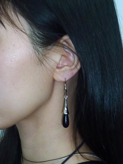 A BIT MOR HANGING ONYX DROP EARRINGS