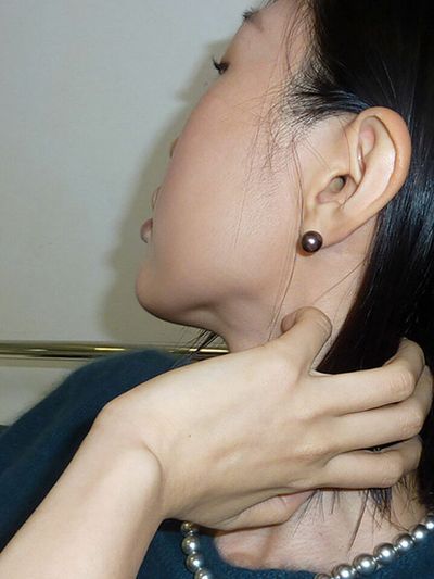 A BIT MOR Pearl Earrings