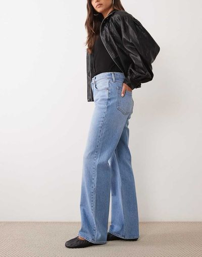 Abercrombie & Fitch Abercrombie & Fitch 90s relaxed straight leg jeans in light blue wash