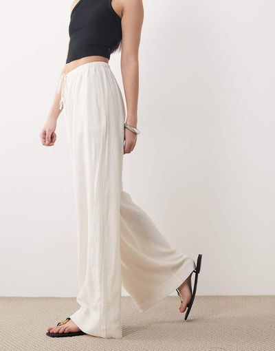Abercrombie & Fitch Abercrombie & Fitch crinkle pull on pants in cream-White
