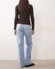 Abercrombie & Fitch Abercrombie & Fitch Curve Love 90s relaxed straight leg jeans in light blue wash - 2