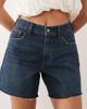 Abercrombie & Fitch Abercrombie & Fitch Curve Love loose denim short with frayed hem in dark blue wash - 3