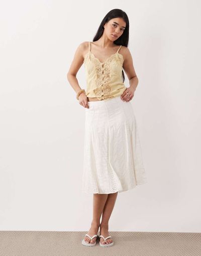 Abercrombie & Fitch Abercrombie & Fitch godet midi skirt in cream-White